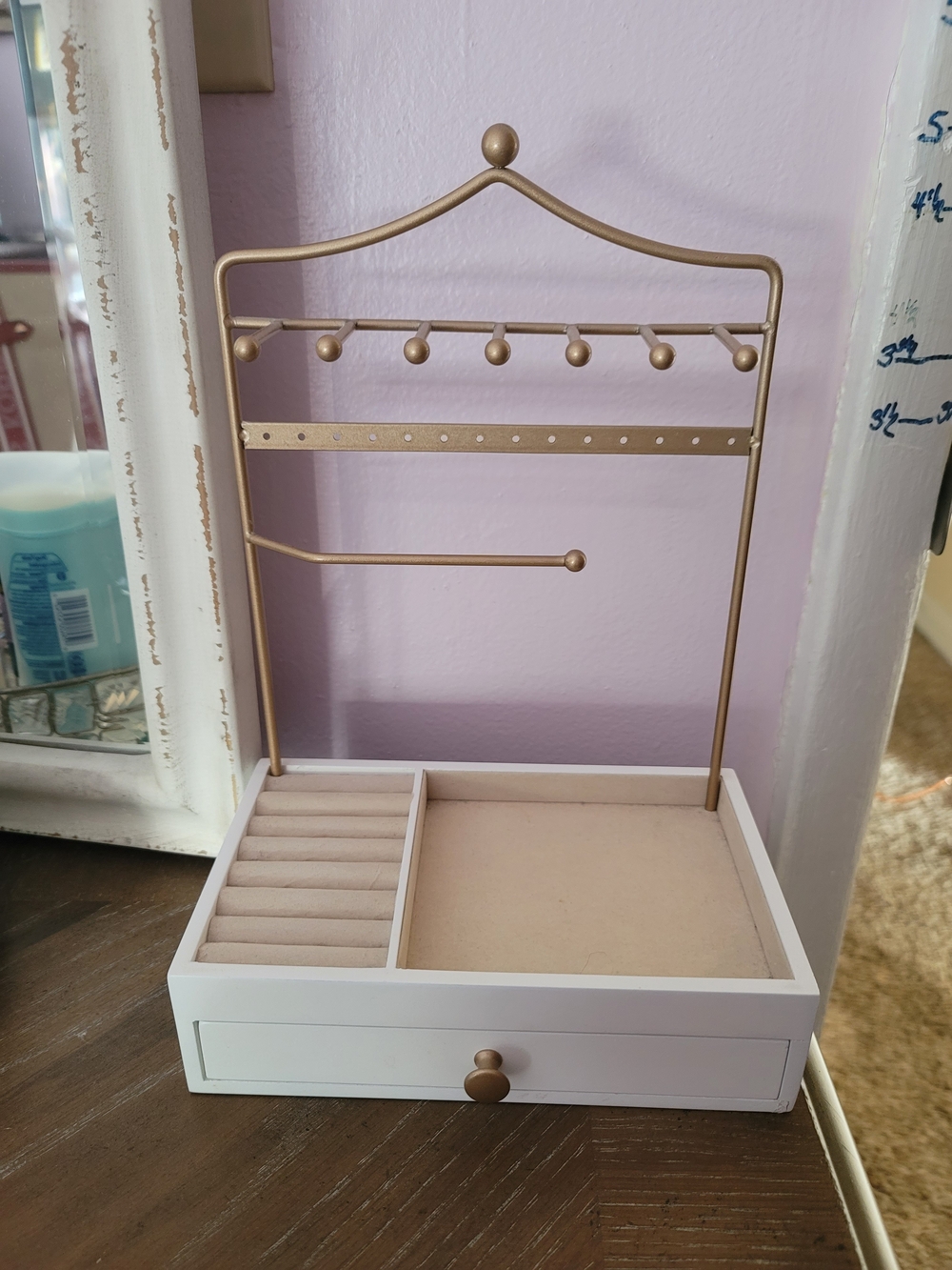 Beautiful Jewelry Organizer with Drawer